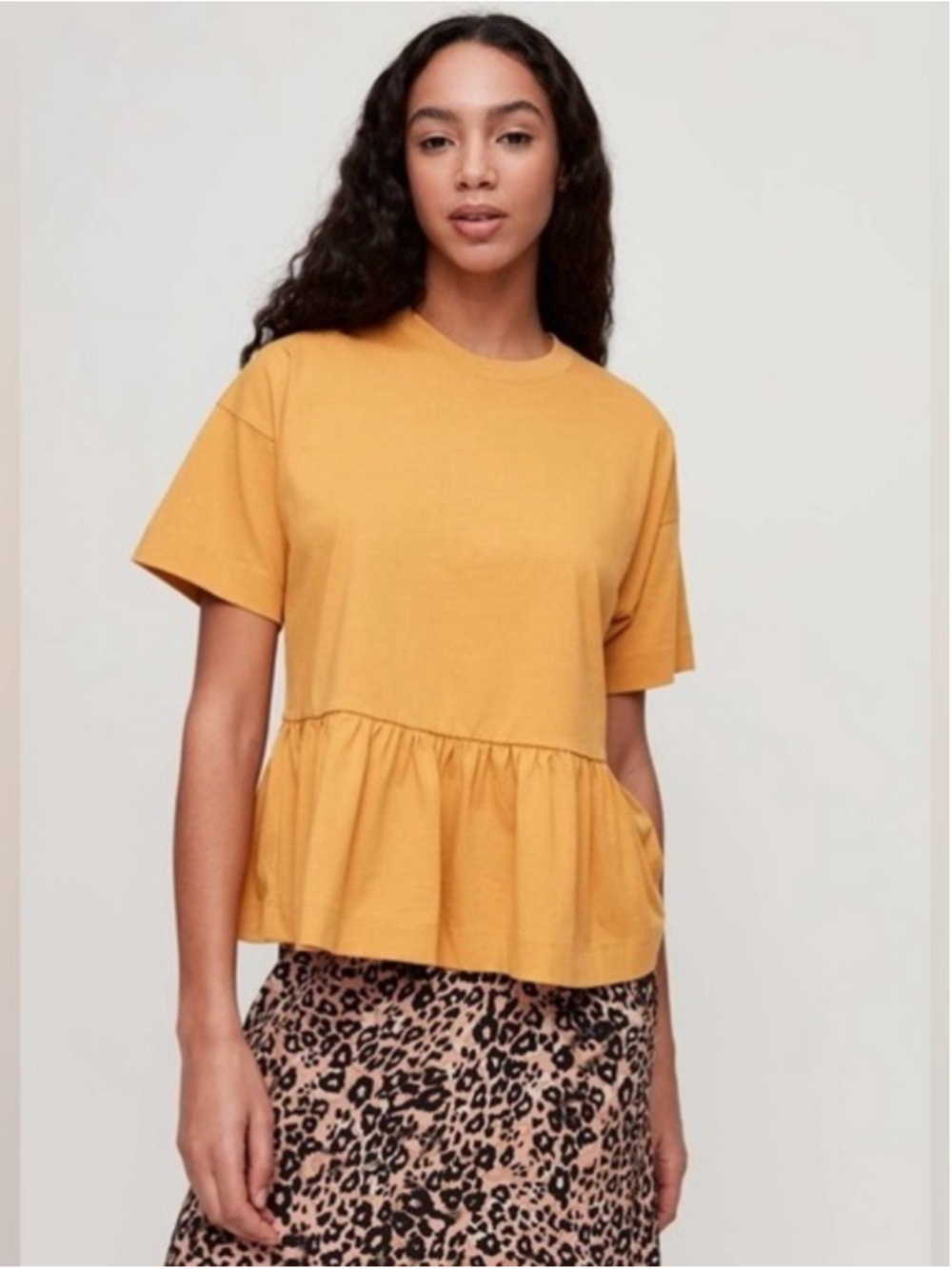 Aritzia Wilfred Lisandra XS Blouse T Shirt Peplum Mustard
